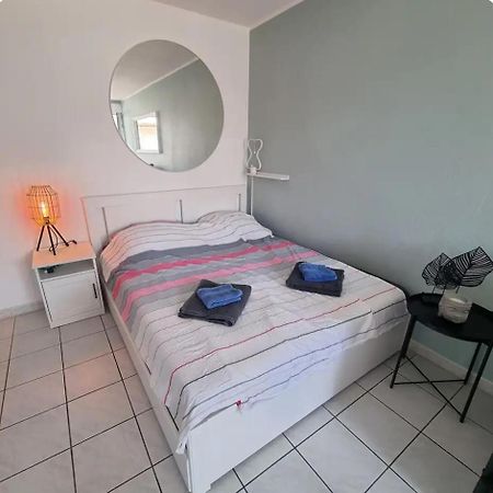 Apartamento Gemütliches Studio, Pool, Parkplatz. Ohne Vis-a-vis. Fréjus Exterior foto